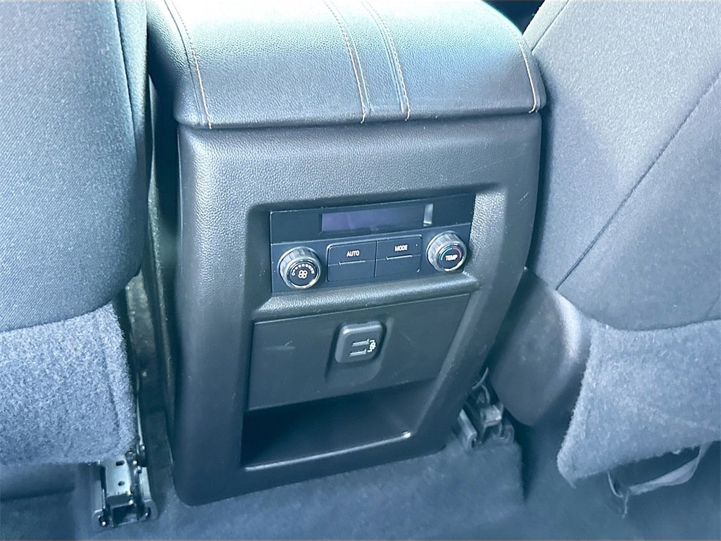 Used 2018 Chevrolet Traverse LT image 28