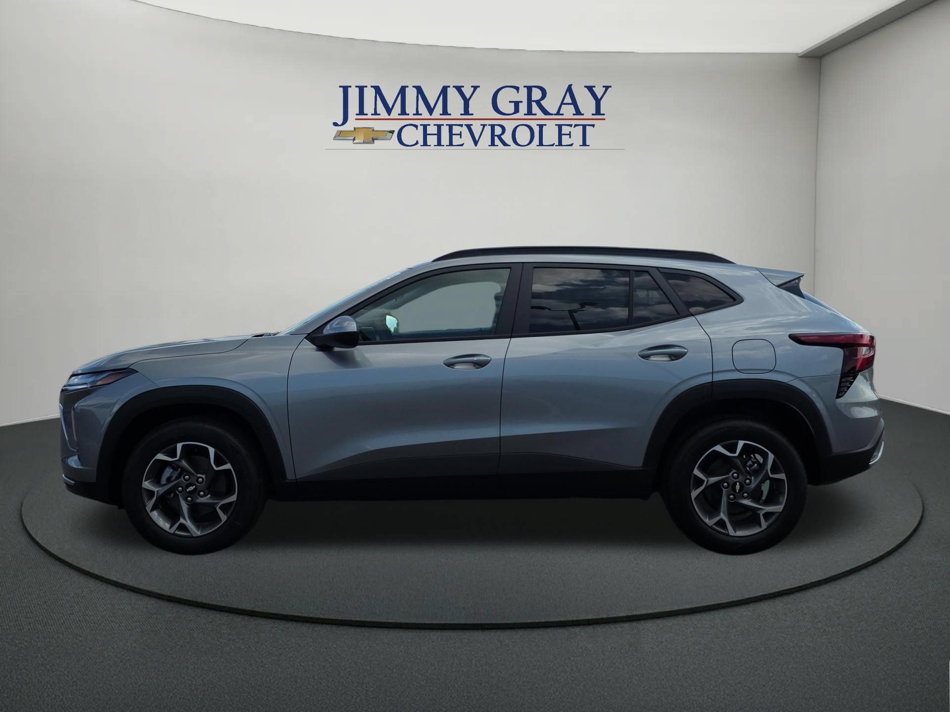 New 2026 Chevrolet Trax LT w/ Driver Confidence Package FWD image 2