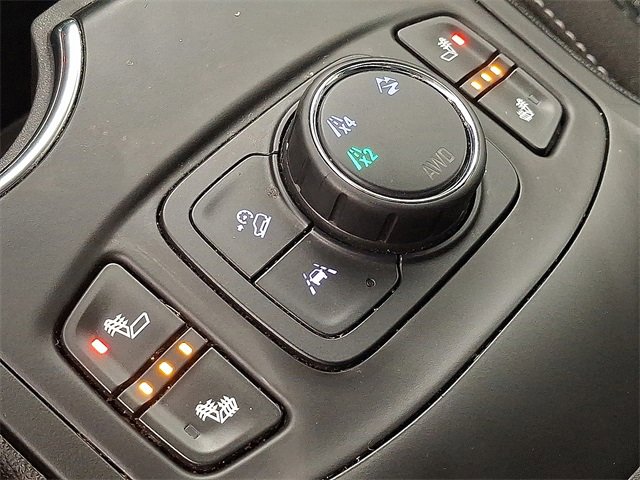 Used 2023 GMC Terrain SLE w/ Driver Convenience Package image 23