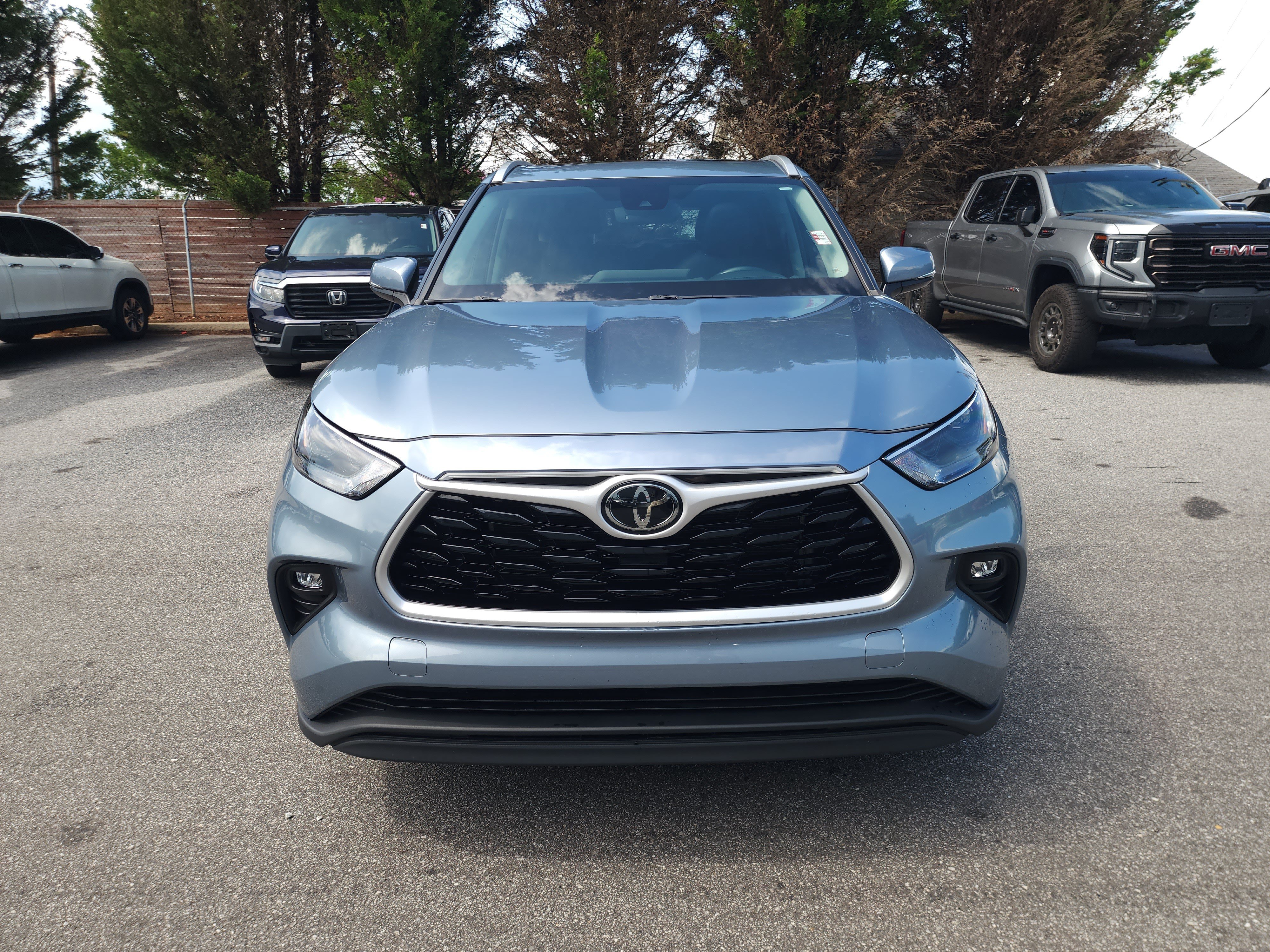 Used 2023 Toyota Highlander XLE FWD image 10