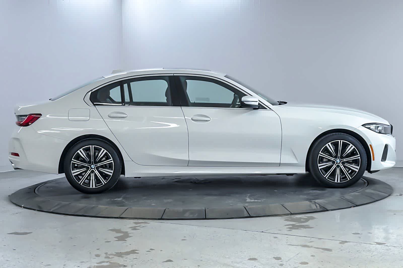 Used 2026 BMW 330i Sedan RWD image 8