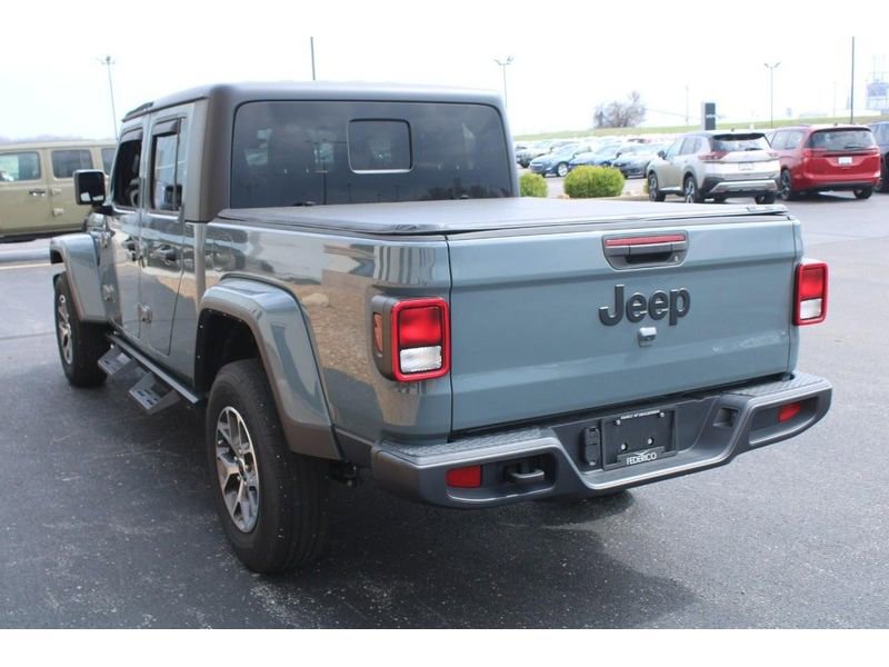 Used 2024 Jeep Gladiator Sport image 6