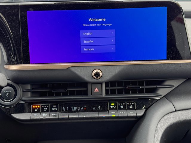 Certified 2025 Toyota Crown Signia w/ Tow-Hitch Package (TMS) image 31