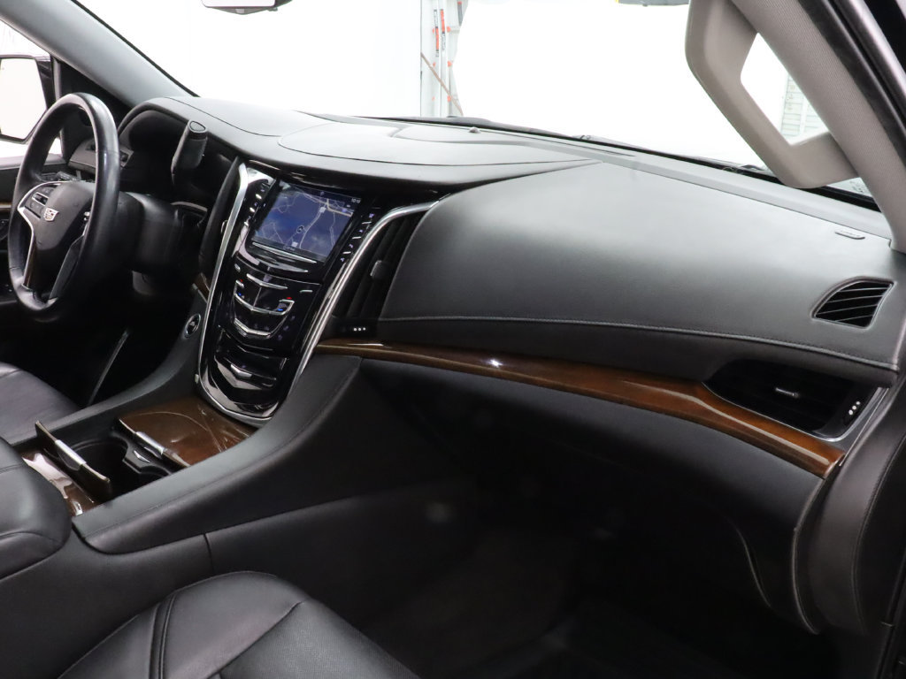 Used 2020 Cadillac Escalade Luxury w/ Escalade Sport Edition RWD image 26