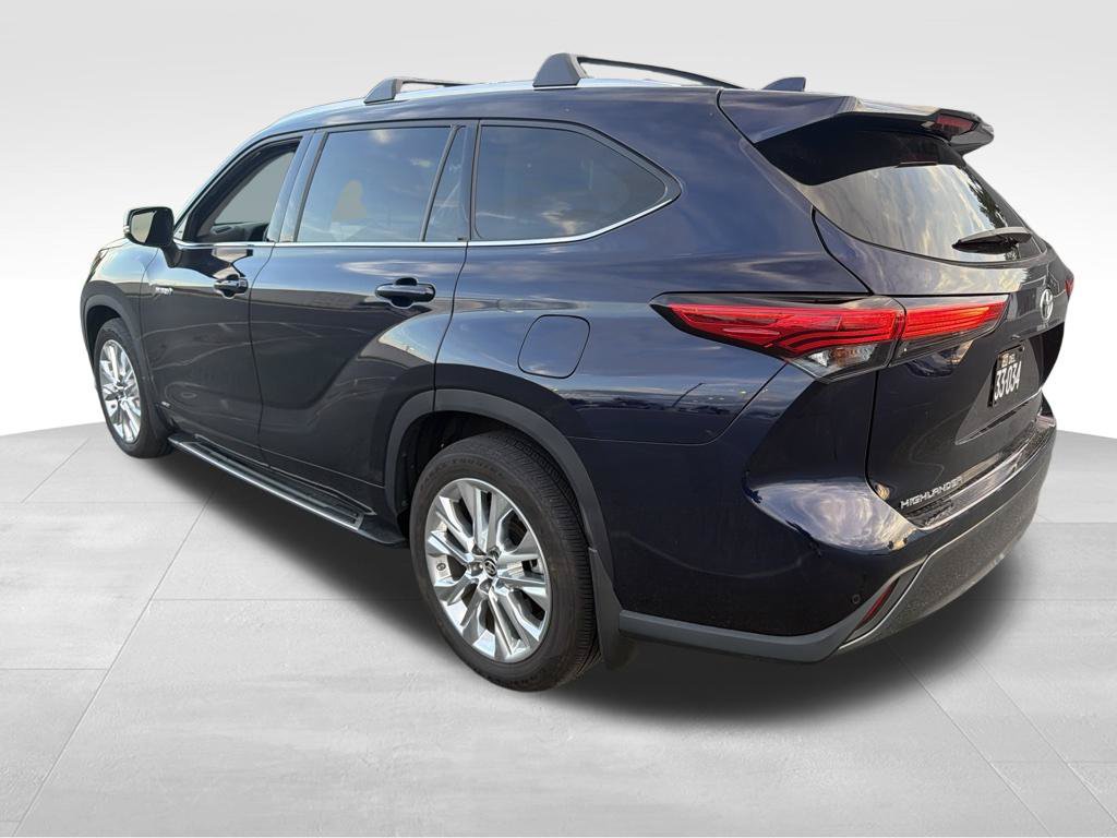 Used 2021 Toyota Highlander Limited AWD/4WD image 4