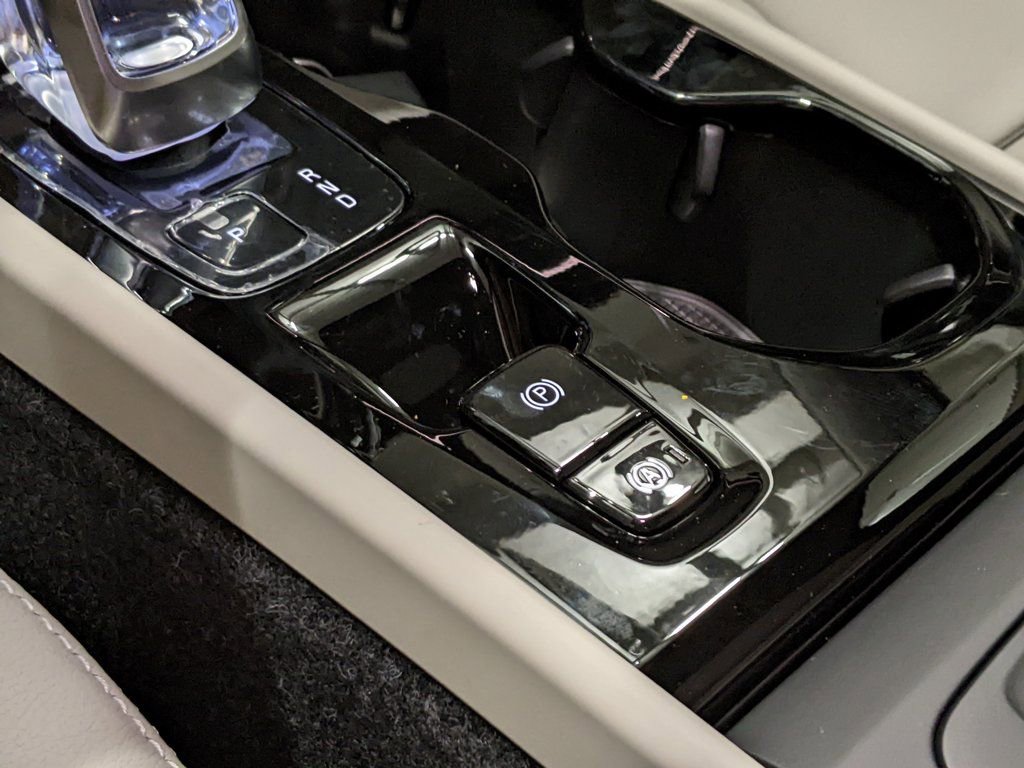 New 2026 Volvo XC40 B5 Ultra w/ Protection Package Premier image 20