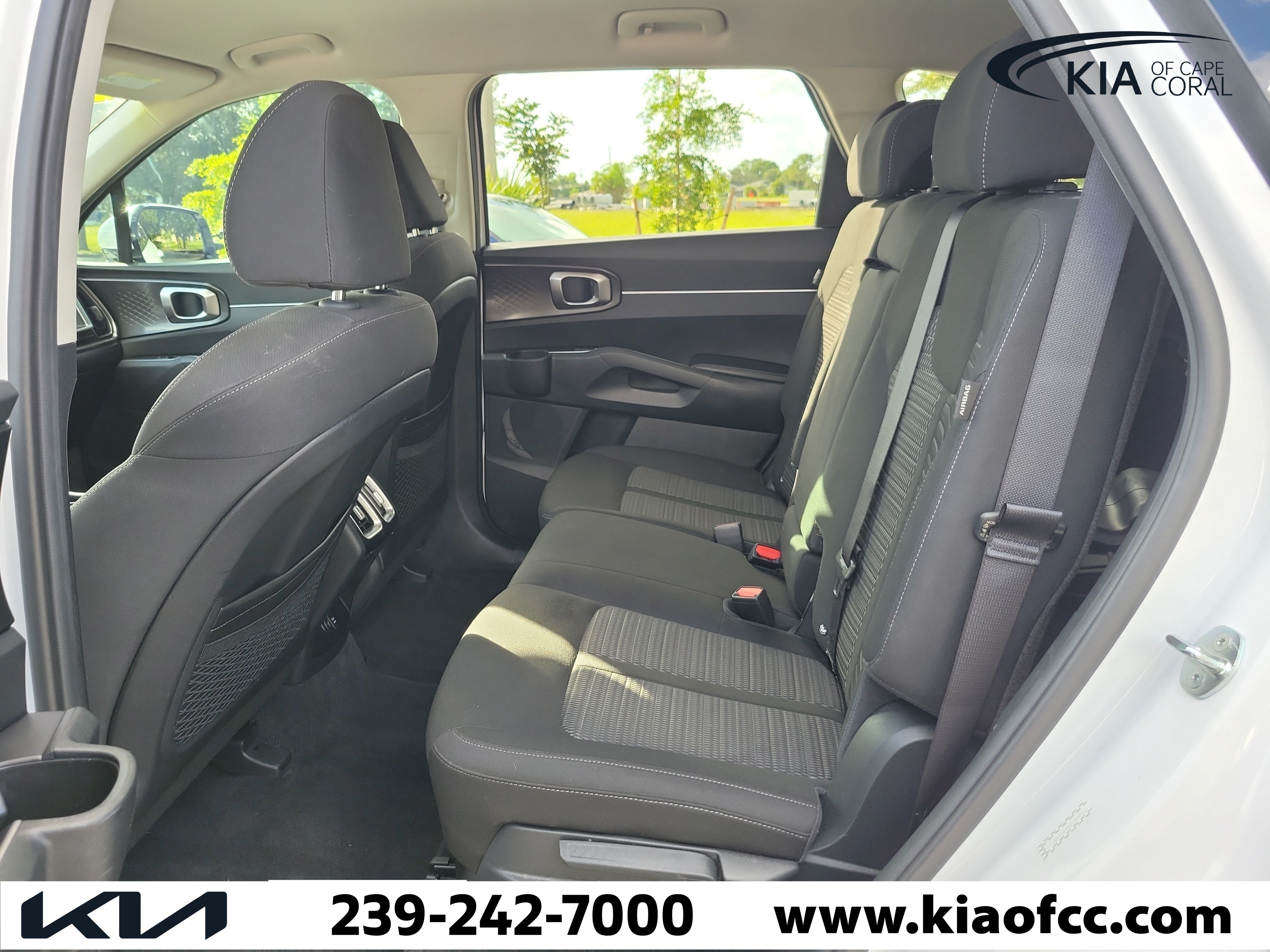 Used 2025 Kia Sorento LX FWD image 11