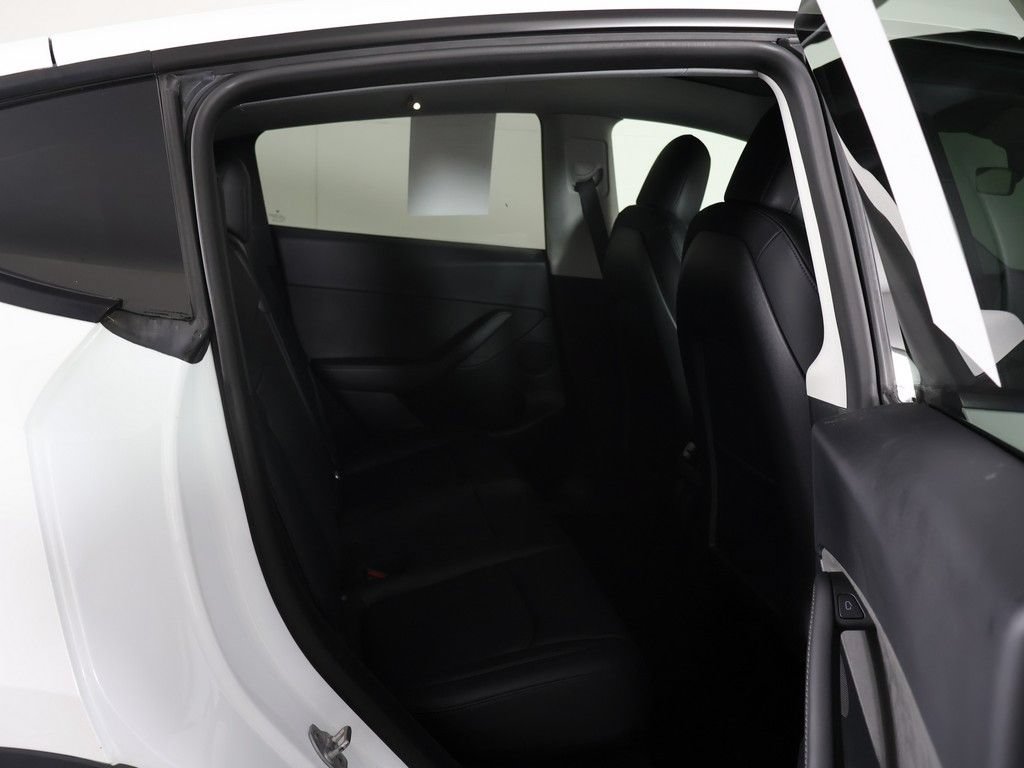 Used 2023 Tesla Model Y Long Range AWD/4WD image 35