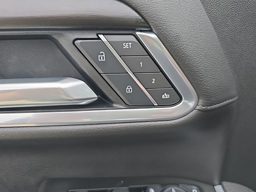 Used 2025 GMC Sierra 3500 Denali image 25