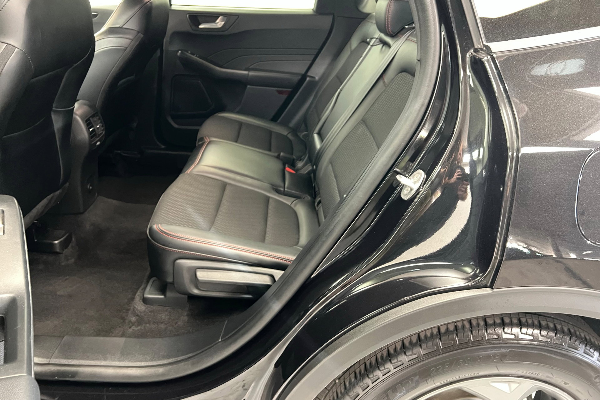 Used 2025 Ford Escape ST-Line image 22