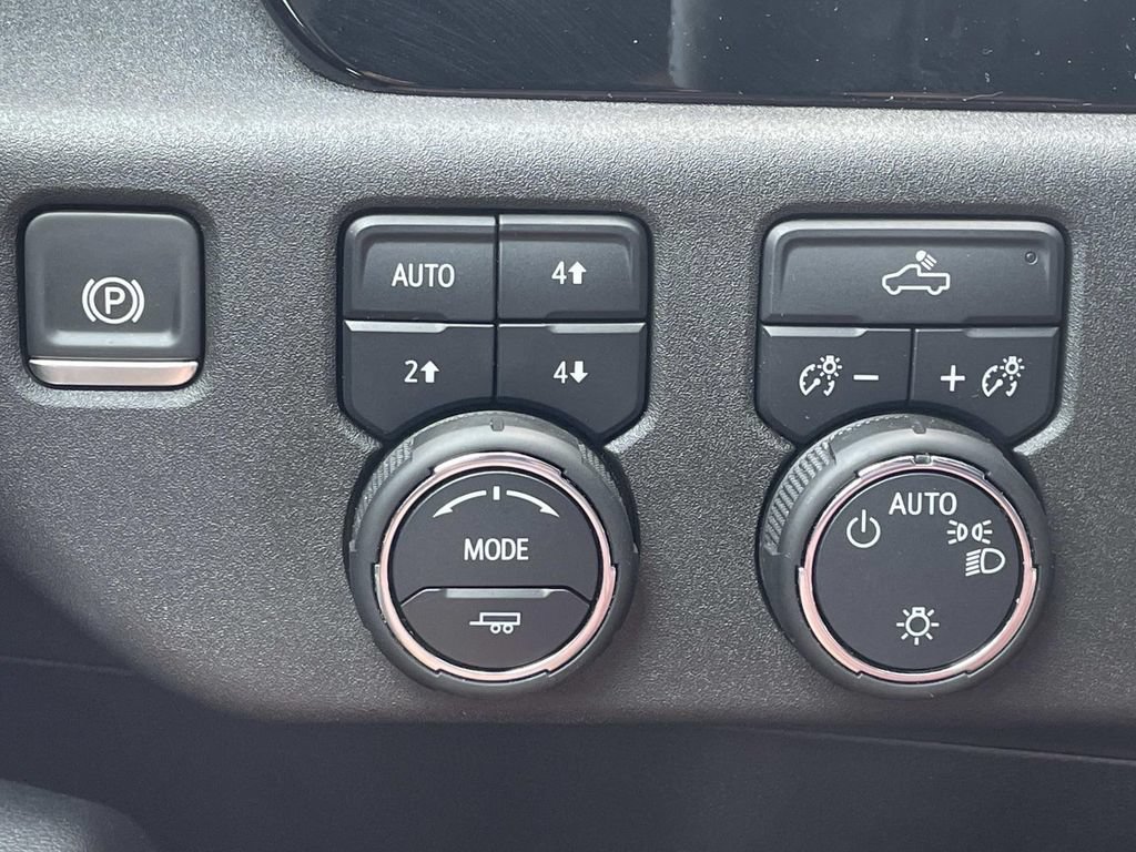 Used 2024 Chevrolet Silverado 1500 LT AWD/4WD image 29