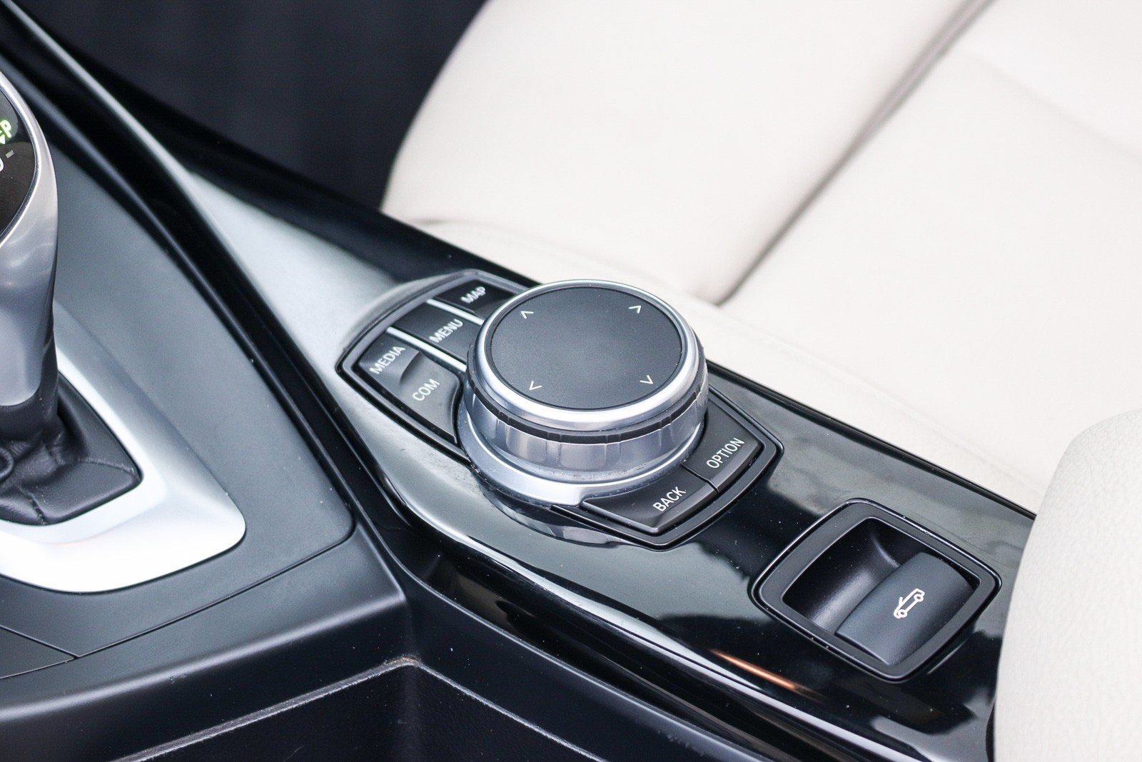 Used 2017 BMW 230i Convertible RWD image 32