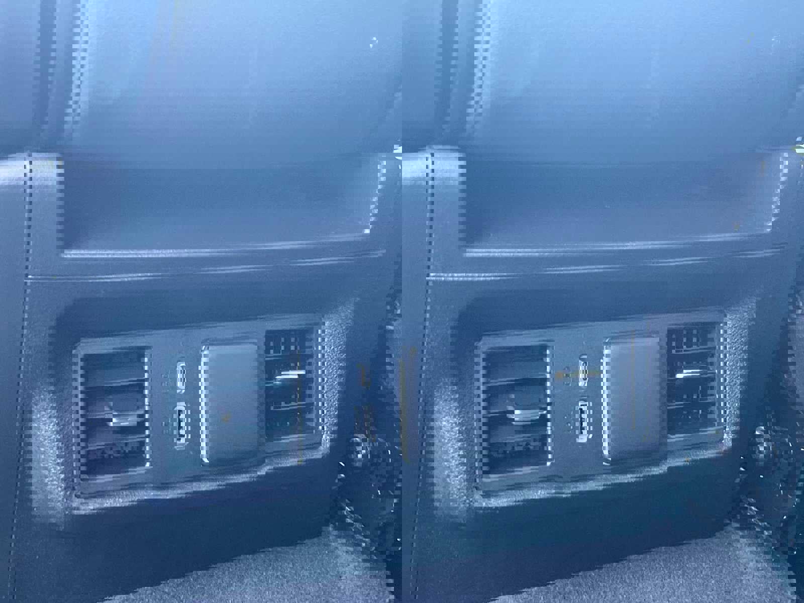 Used 2025 Chevrolet Silverado 3500 LT image 44