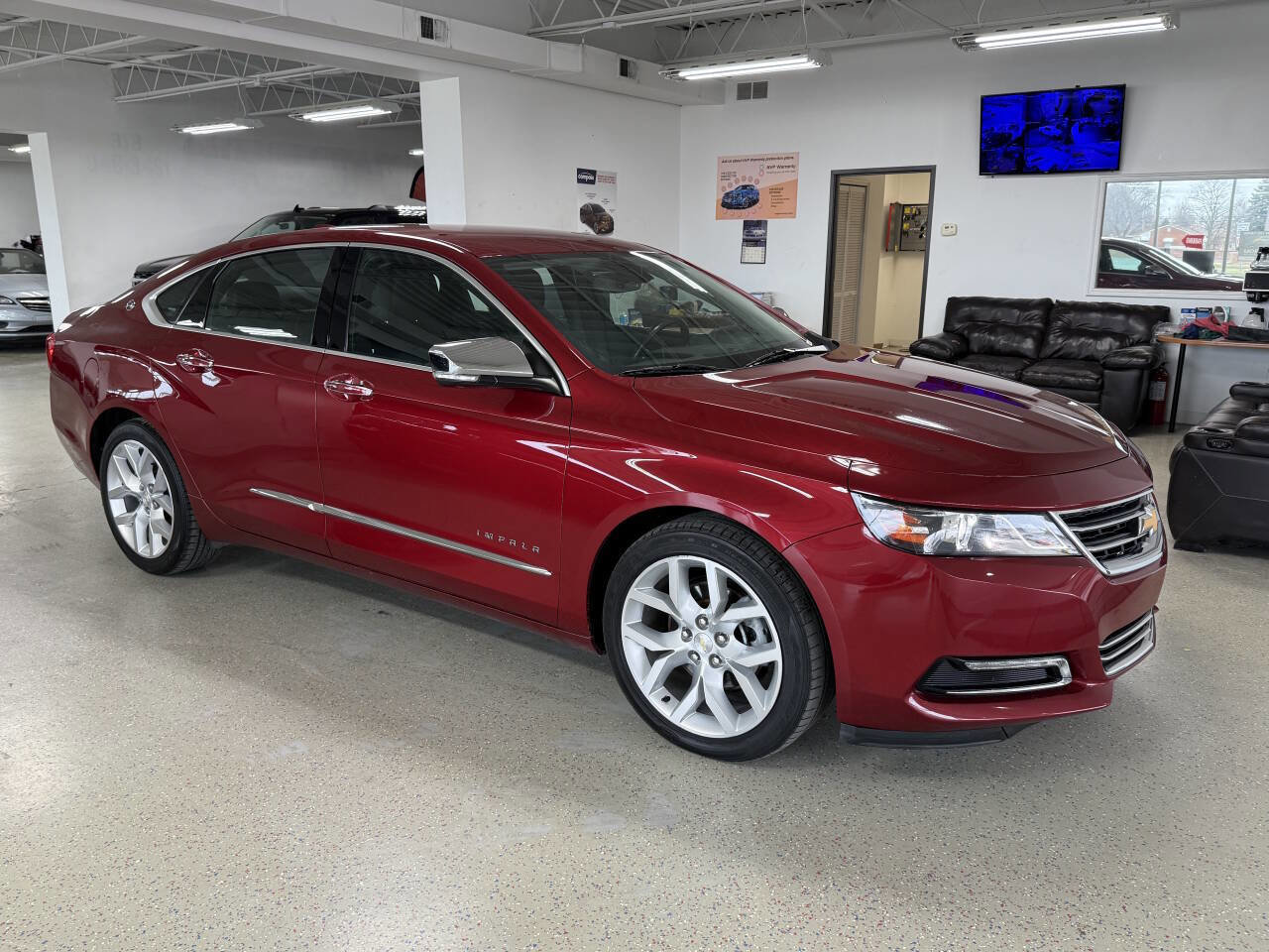 Used 2019 Chevrolet Impala Premier w/ Premier Convenience Package image 4