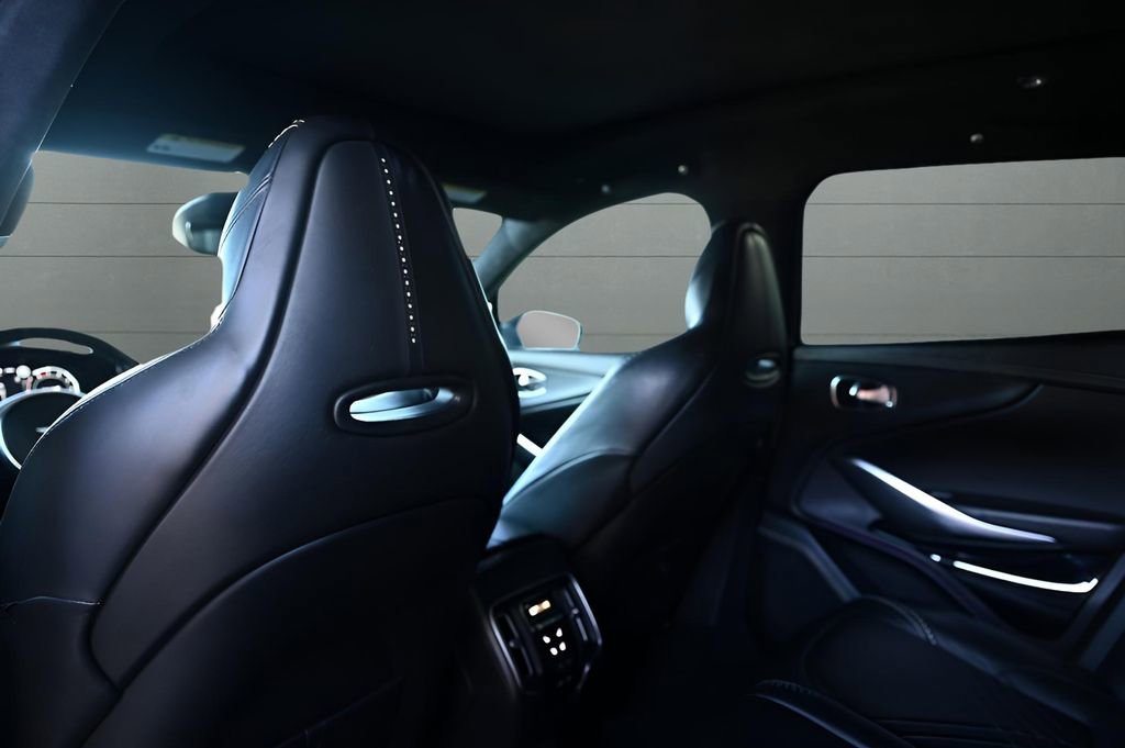 Used 2021 Aston Martin DBX AWD/4WD image 28