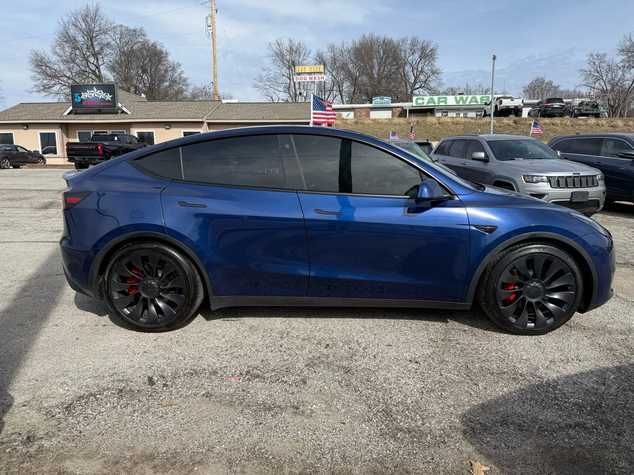 Used 2023 Tesla Model Y Performance image 2