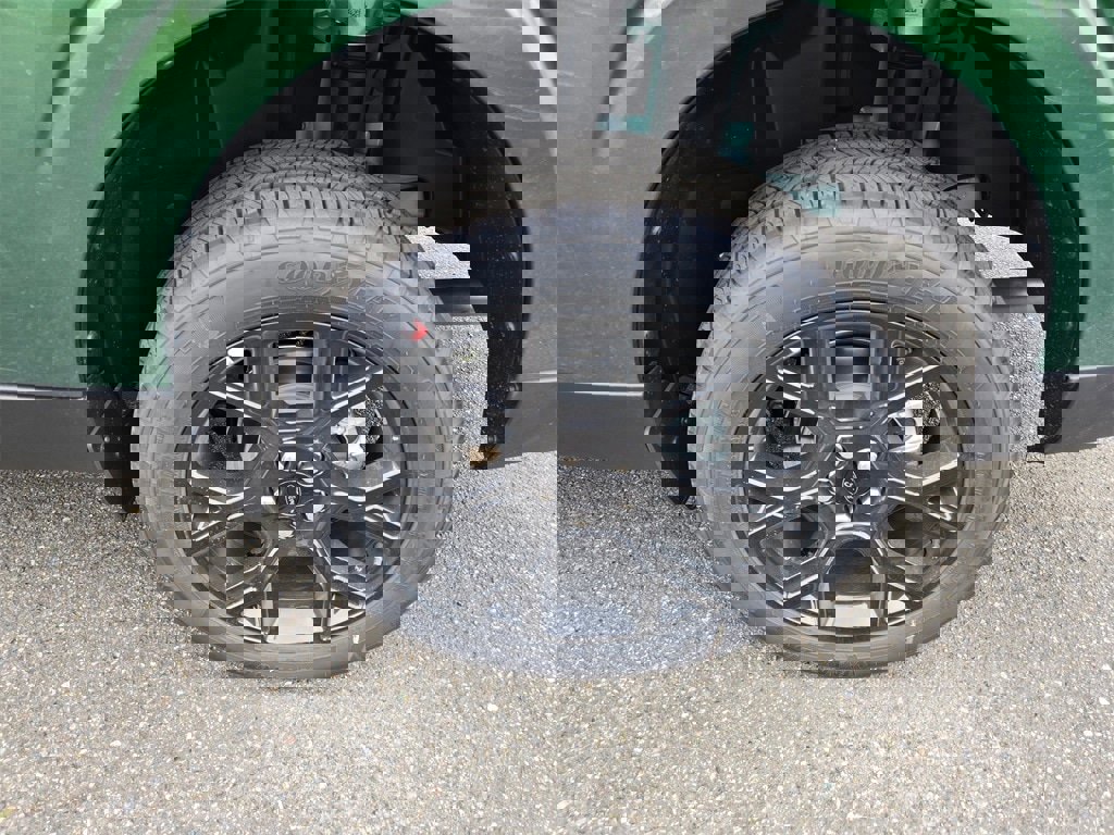 New 2025 Ford Maverick Lariat w/ Black Appearance Package image 9