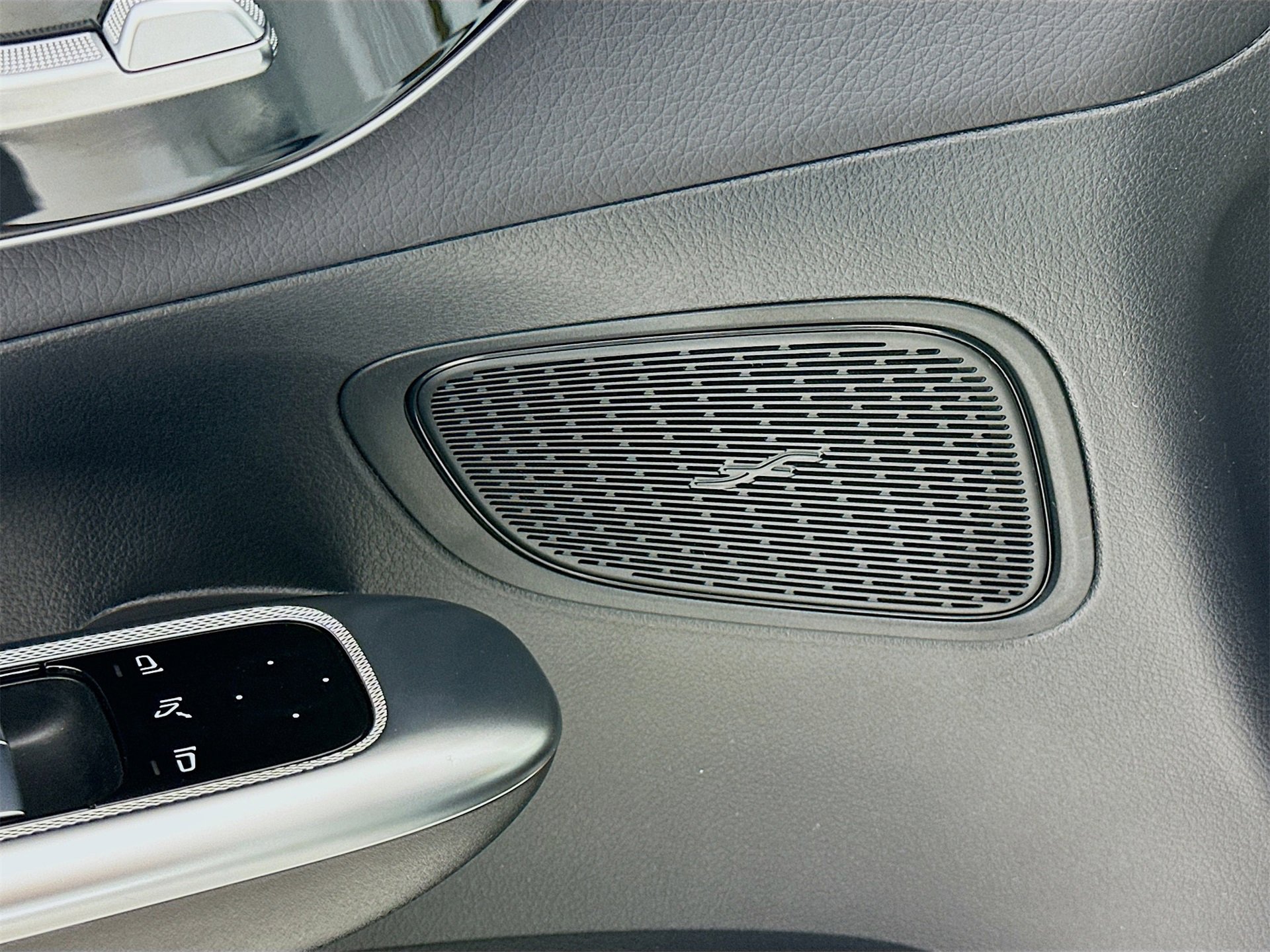 Certified 2025 Mercedes-Benz GLC 300 image 19