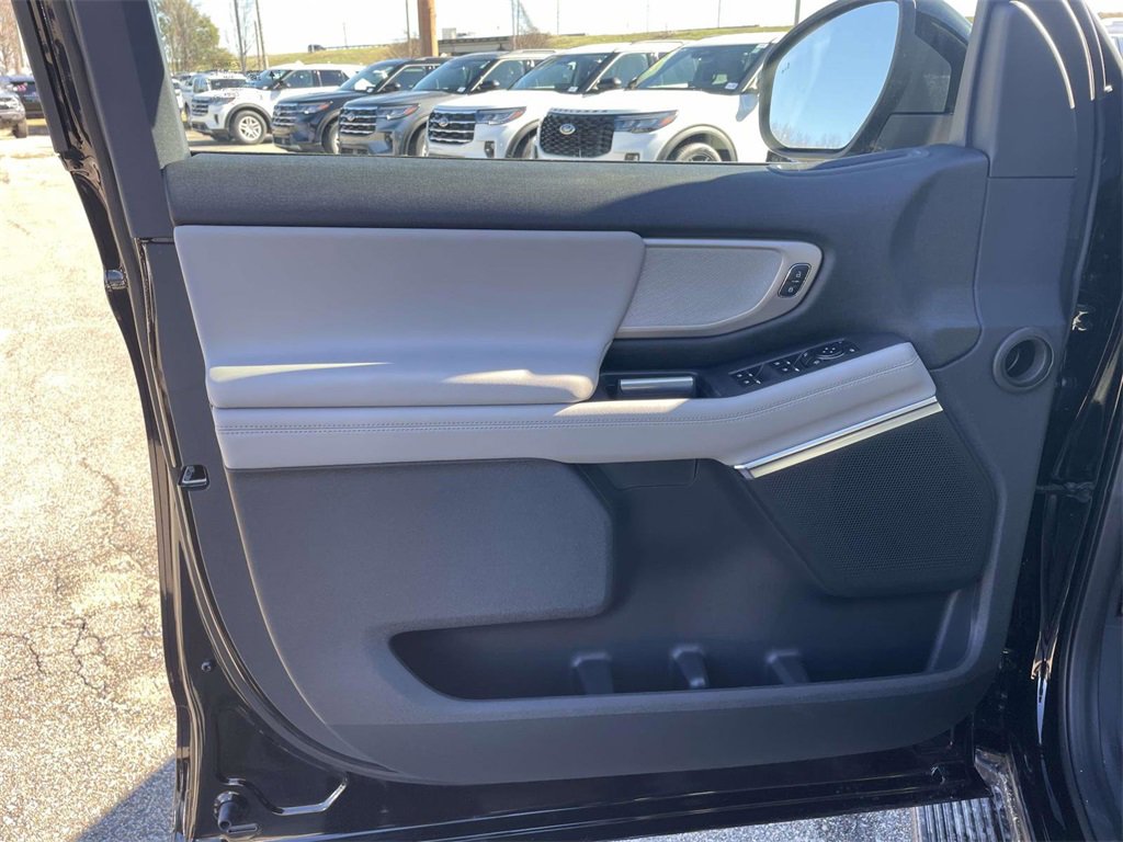 New 2026 Ford Expedition Active image 15