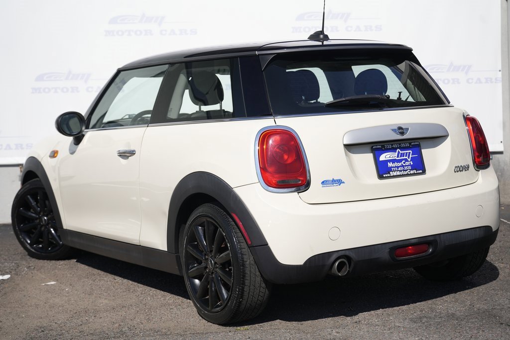 Used 2014 MINI Cooper 2-Door Hardtop image 4