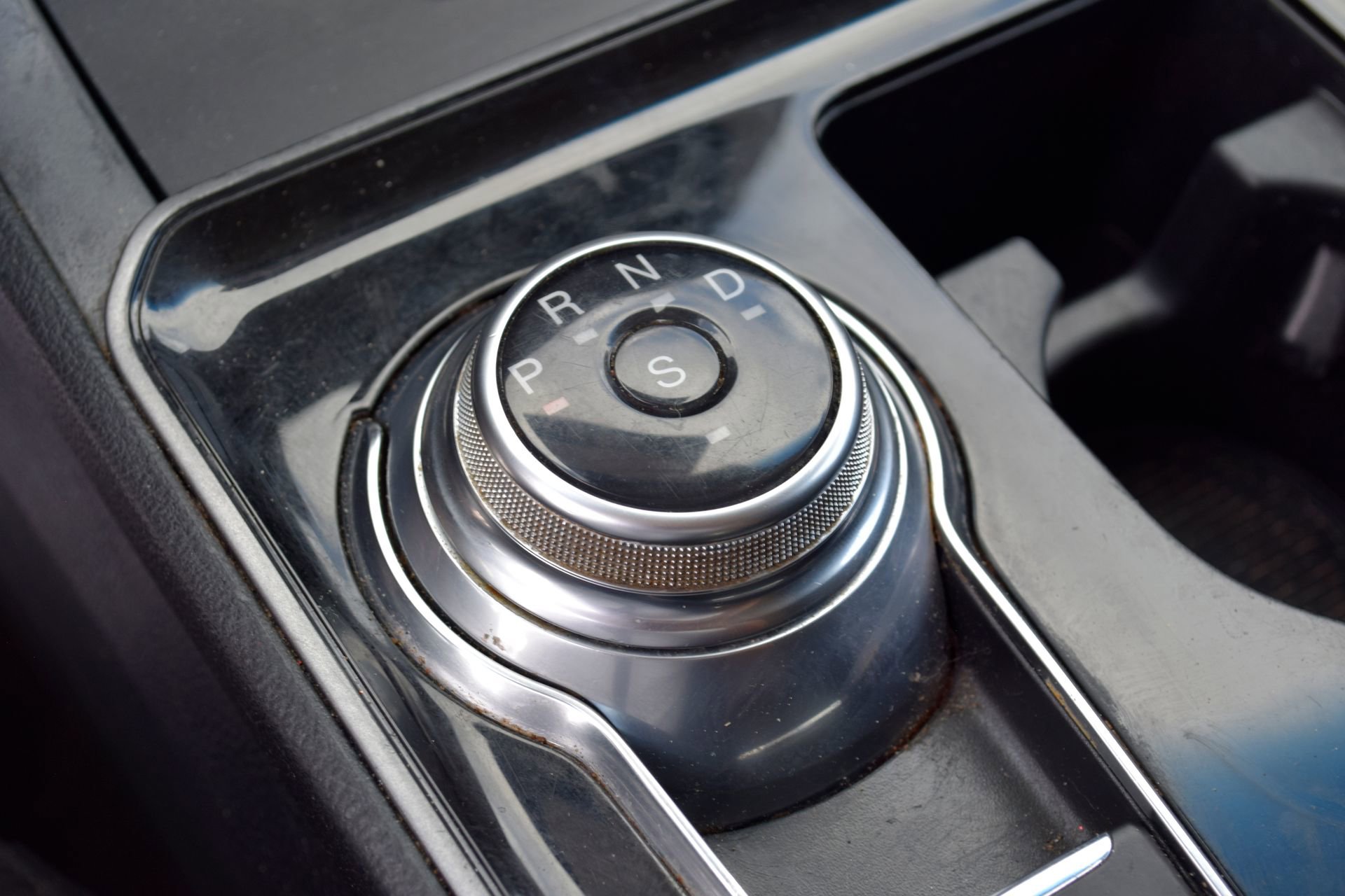 Certified 2020 Ford Edge SE image 25