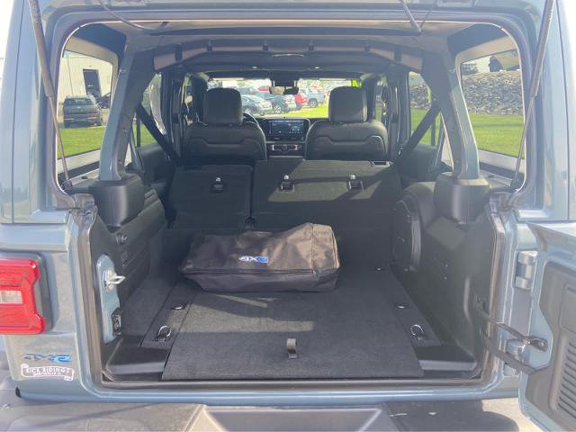Used 2024 Jeep Wrangler Unlimited Rubicon 4xe AWD/4WD image 10