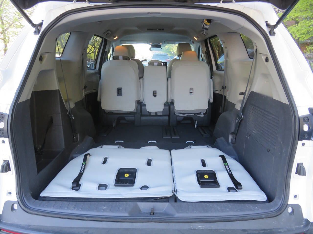 Used 2022 Toyota Sienna LE AWD/4WD image 25