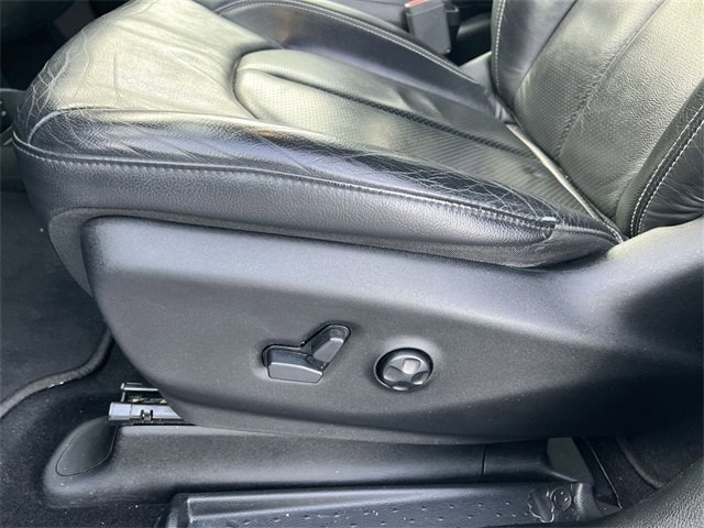 Used 2018 Chrysler Pacifica Touring-L w/ Premium Audio Group image 14