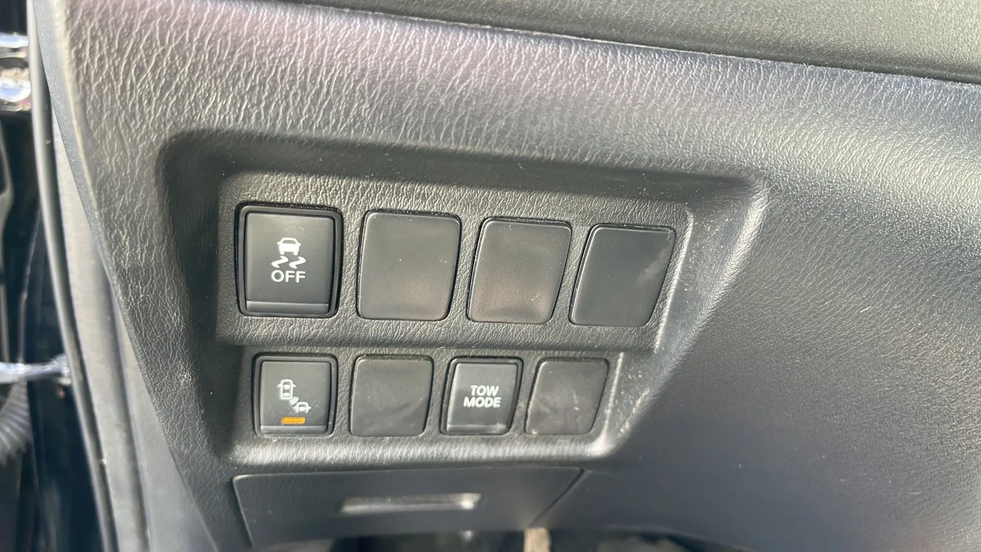 Used 2019 Nissan Pathfinder SV image 17