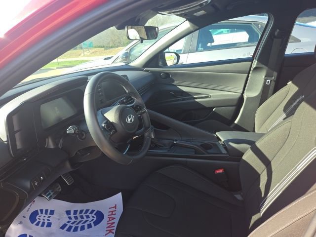 Used 2025 Hyundai Elantra Sport image 10