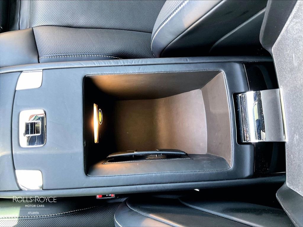 Used 2020 Rolls-Royce Phantom Sedan image 32