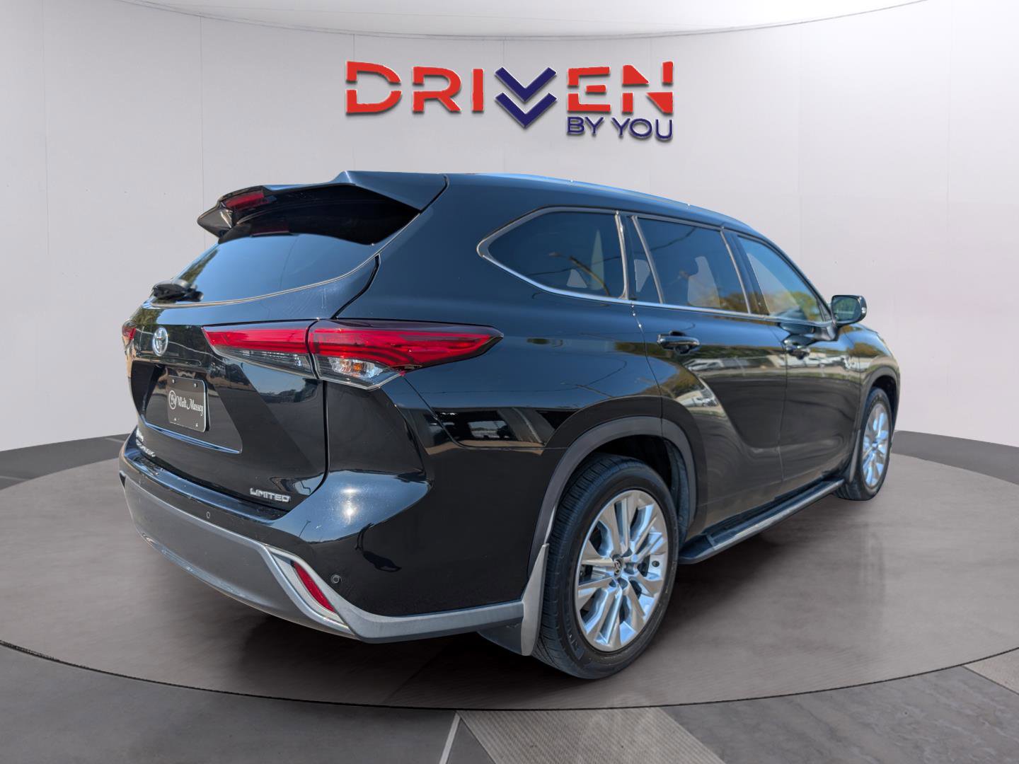 Used 2021 Toyota Highlander Limited image 5