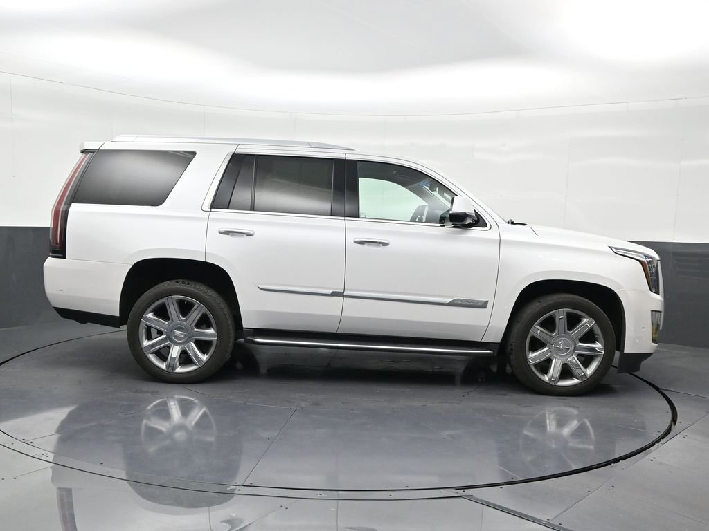 Used 2019 Cadillac Escalade Luxury image 7