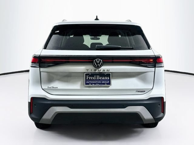 Certified 2025 Volkswagen Tiguan S AWD/4WD image 7