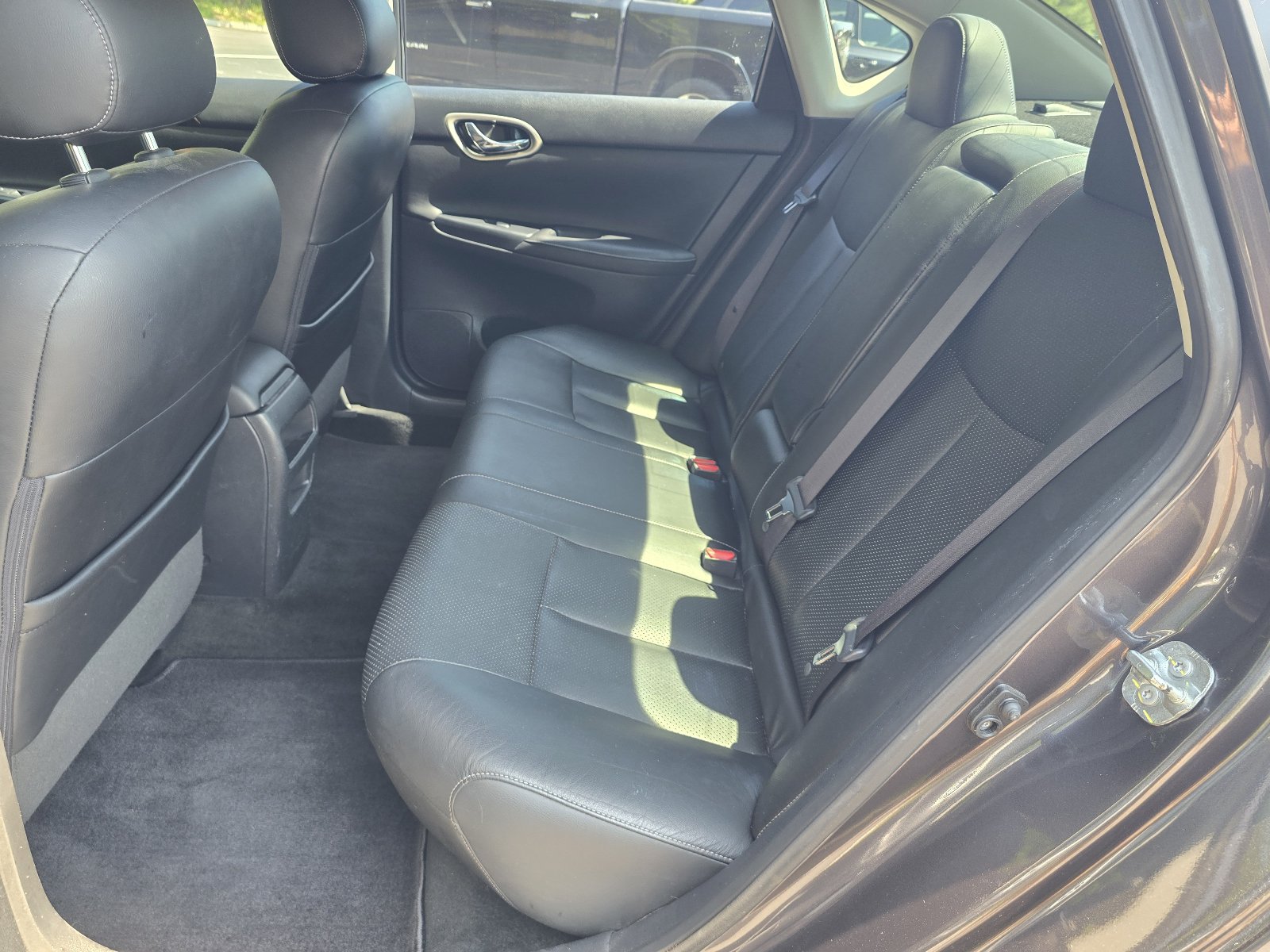 Used 2014 Nissan Sentra SL w/ Premium Package FWD image 10