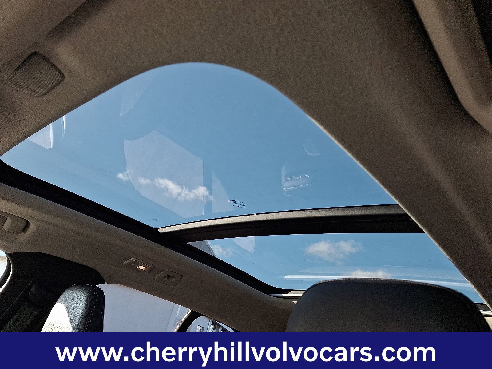 Certified 2025 Volvo XC40 B5 Plus image 15