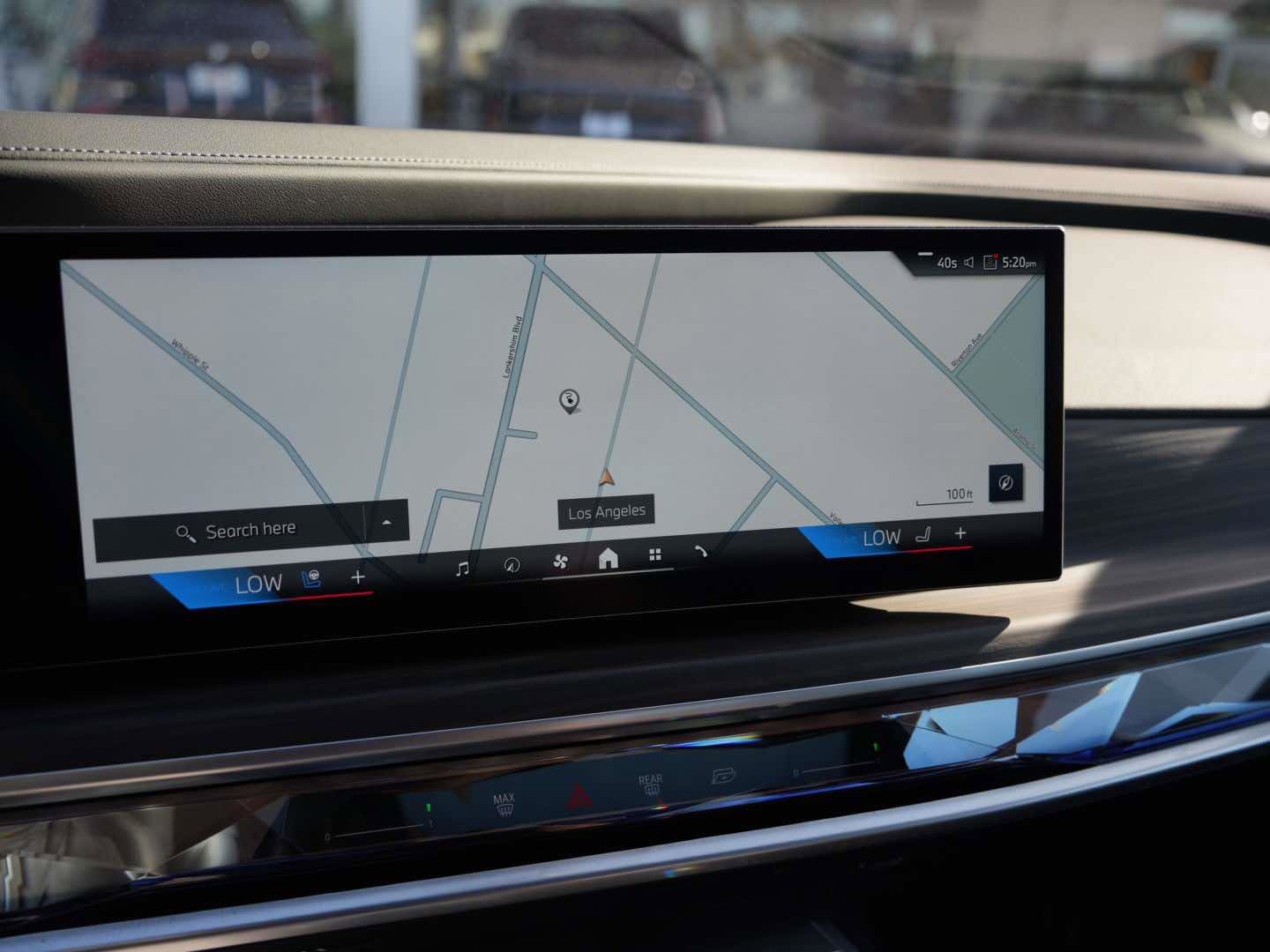 Used 2025 BMW 750e xDrive AWD/4WD image 21