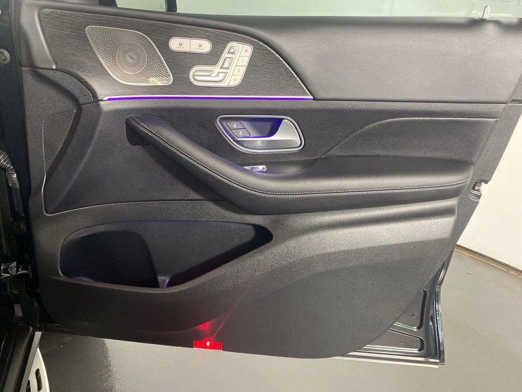 Used 2022 Mercedes-Benz GLS 580 4MATIC image 32