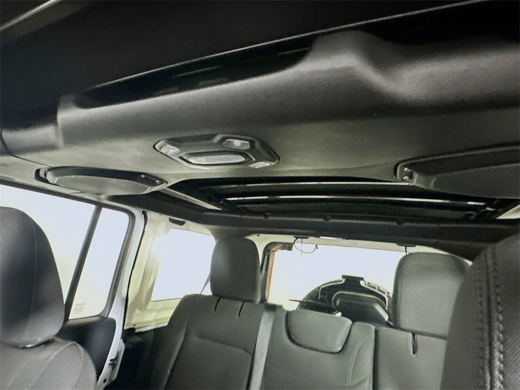 Used 2018 Jeep Wrangler Unlimited Sahara image 21