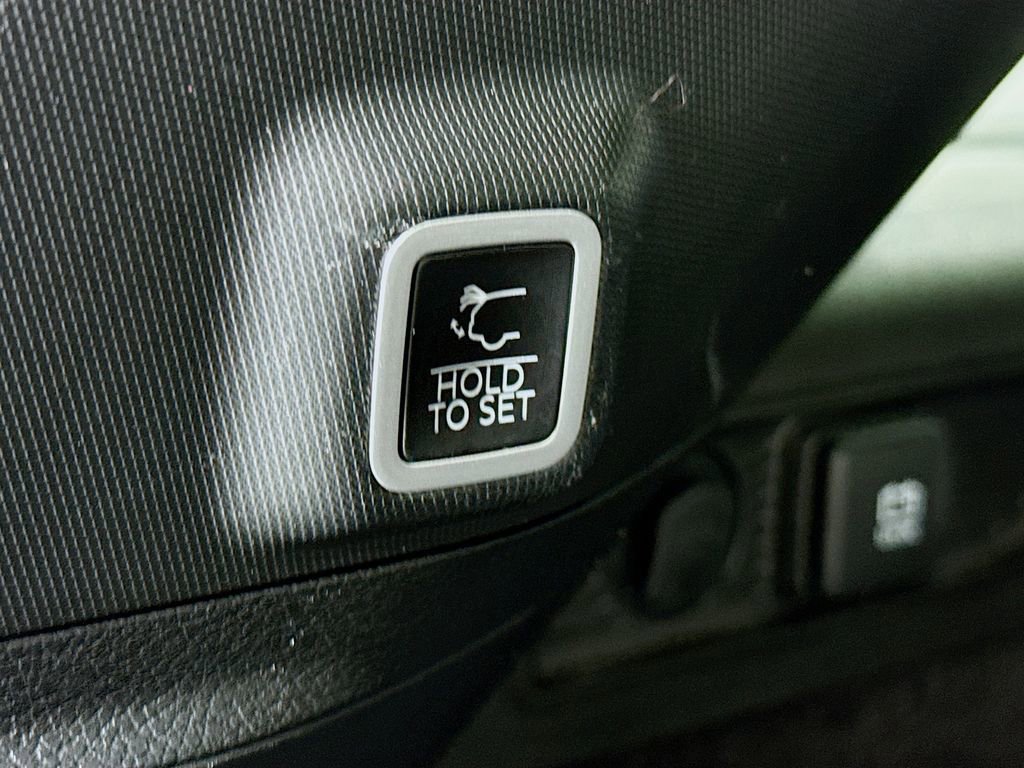 Used 2022 Jeep Grand Cherokee Trailhawk AWD/4WD image 30