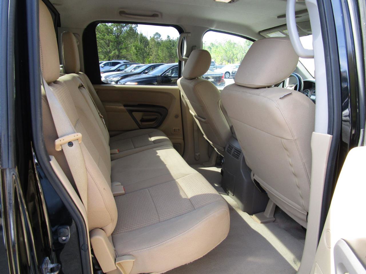 Used 2015 Nissan Titan SV image 25