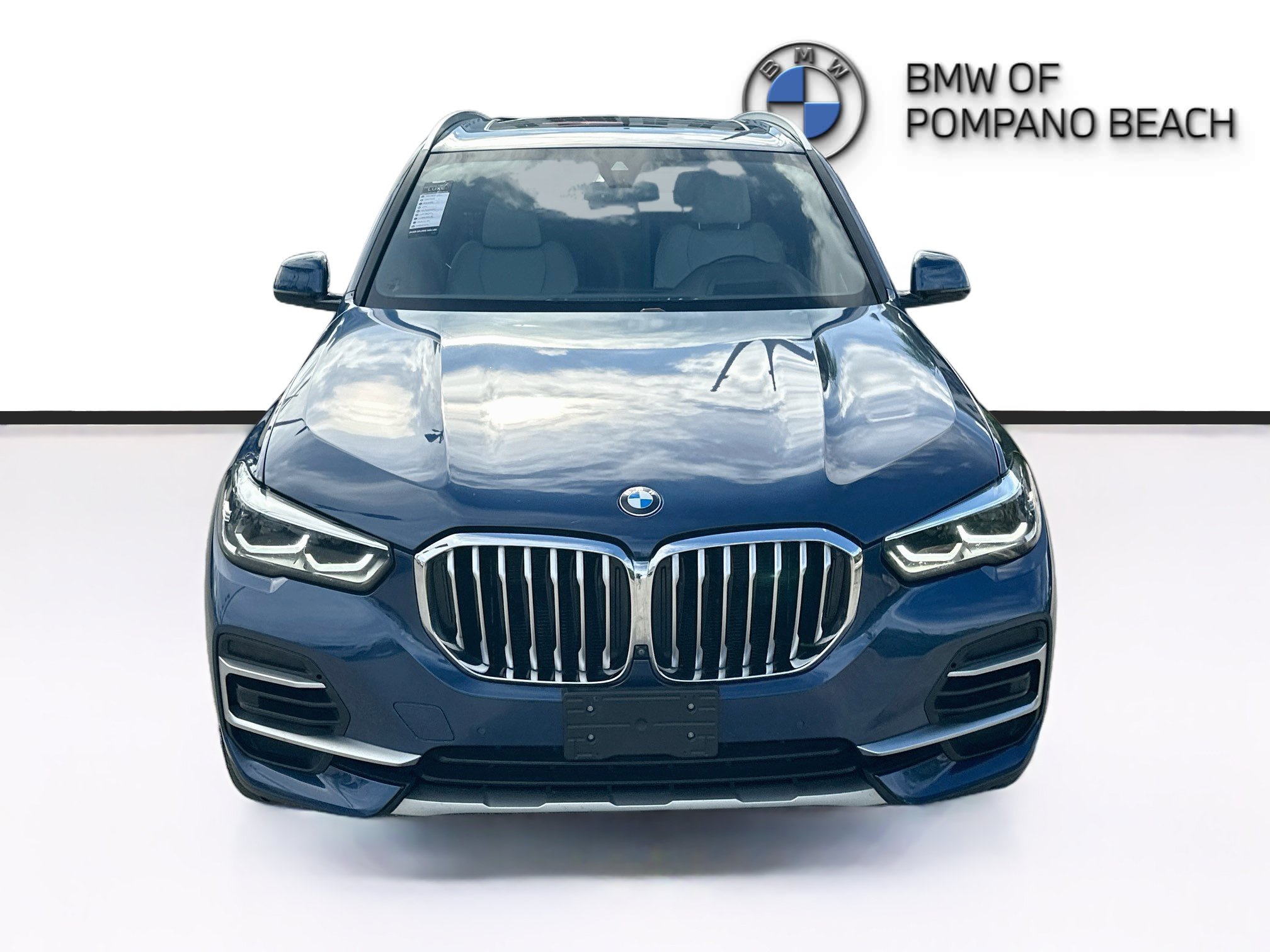 Used 2023 BMW X5 xDrive40i w/ Premium Package AWD/4WD image 2