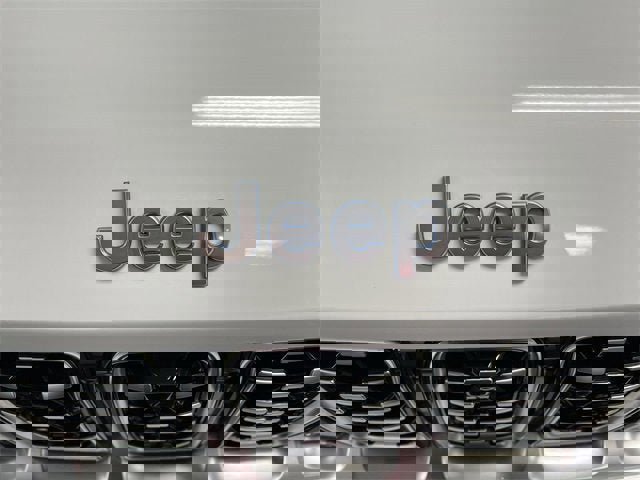 Used 2022 Jeep Grand Cherokee Summit image 32