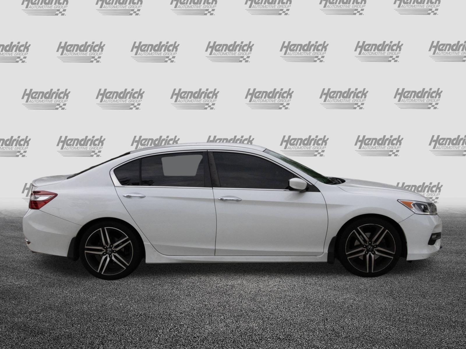 Used 2017 Honda Accord Sport image 10
