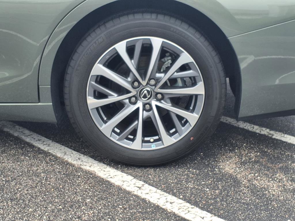 Used 2023 Lexus ES 350 w/ Accessory Package (Z2) image 27