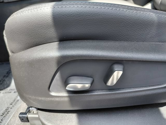 Certified 2026 Cadillac XT5 Luxury FWD image 17