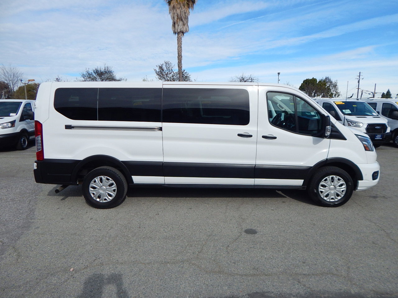 Used 2023 Ford Transit 350 XLT image 9