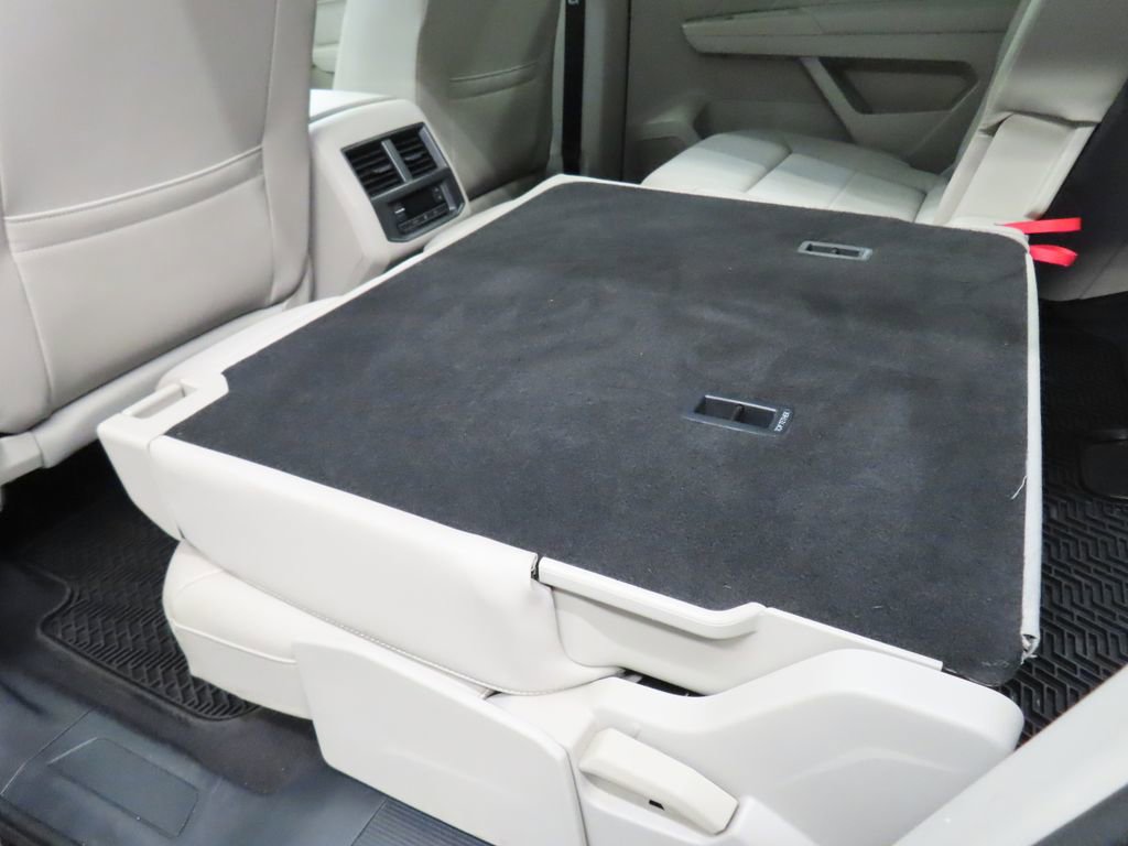 Used 2021 Volkswagen Atlas SEL R-Line image 54