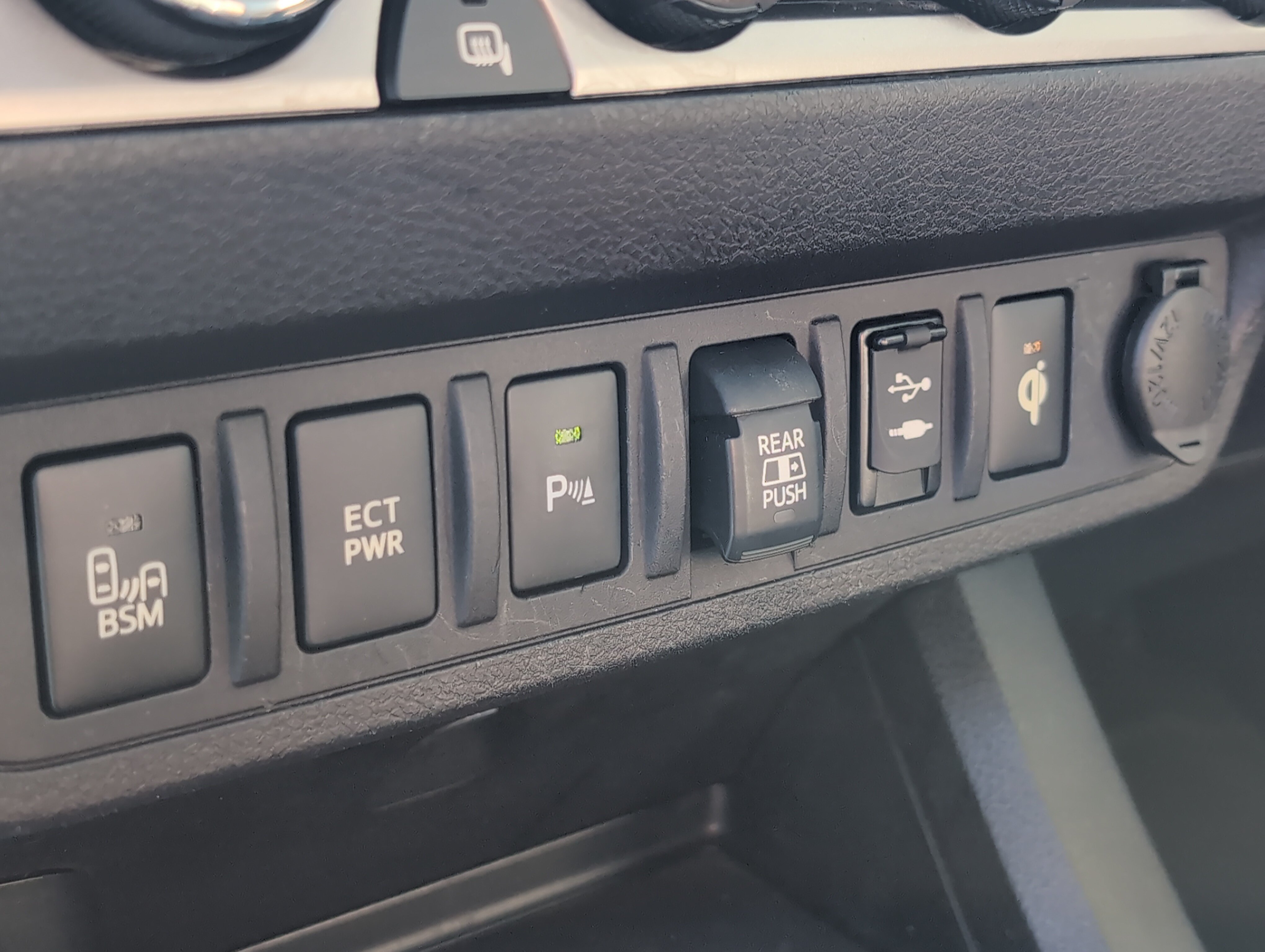 Used 2019 Toyota Tacoma Limited AWD/4WD image 38