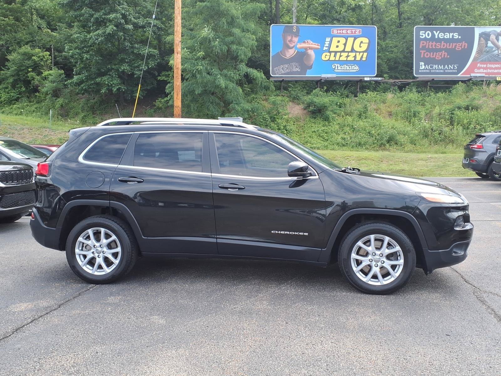 Certified 2016 Jeep Cherokee Latitude w/ Safety/Convenience Group AWD/4WD image 5